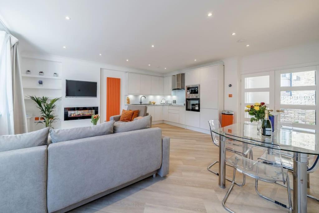 House 10 Mins To Tower Bridge Hot Tub & Parking Villa Londra Dış mekan fotoğraf