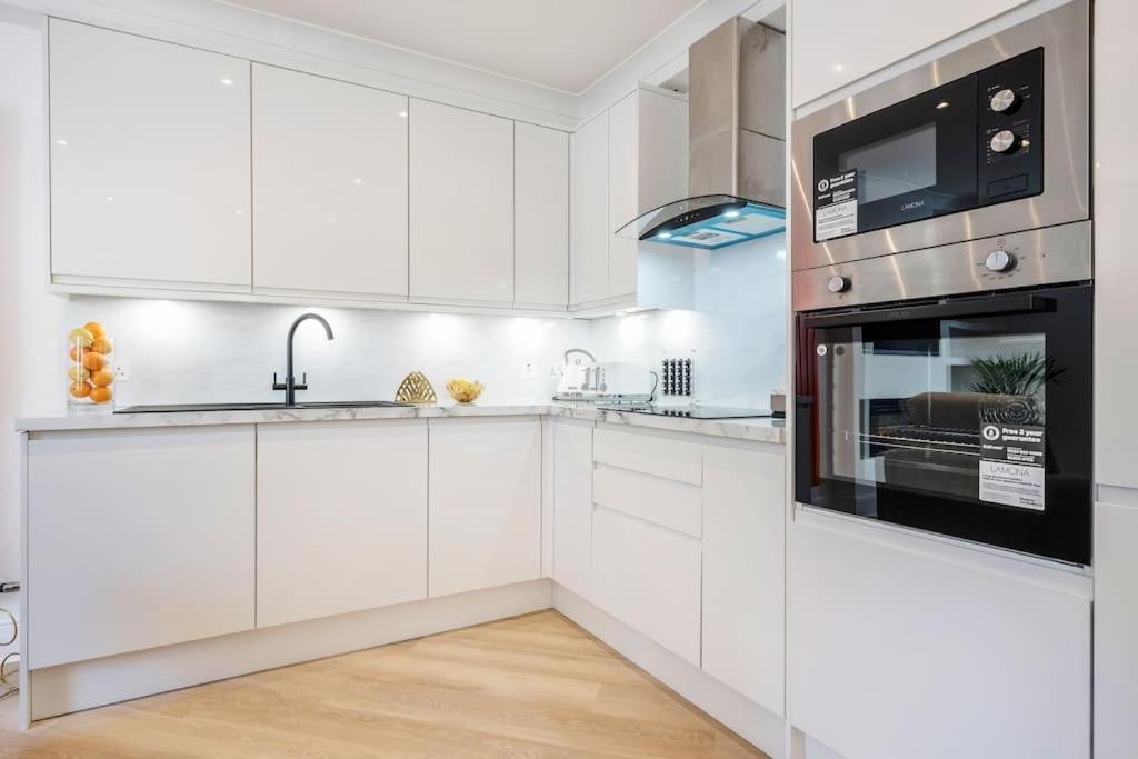 House 10 Mins To Tower Bridge Hot Tub & Parking Villa Londra Dış mekan fotoğraf