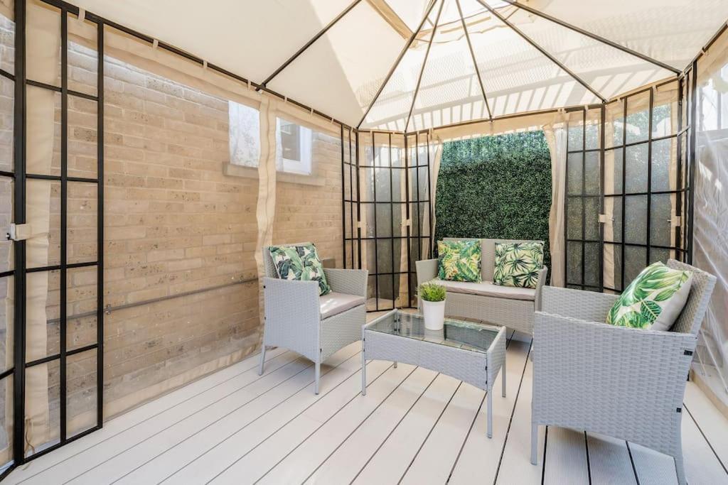 House 10 Mins To Tower Bridge Hot Tub & Parking Villa Londra Dış mekan fotoğraf